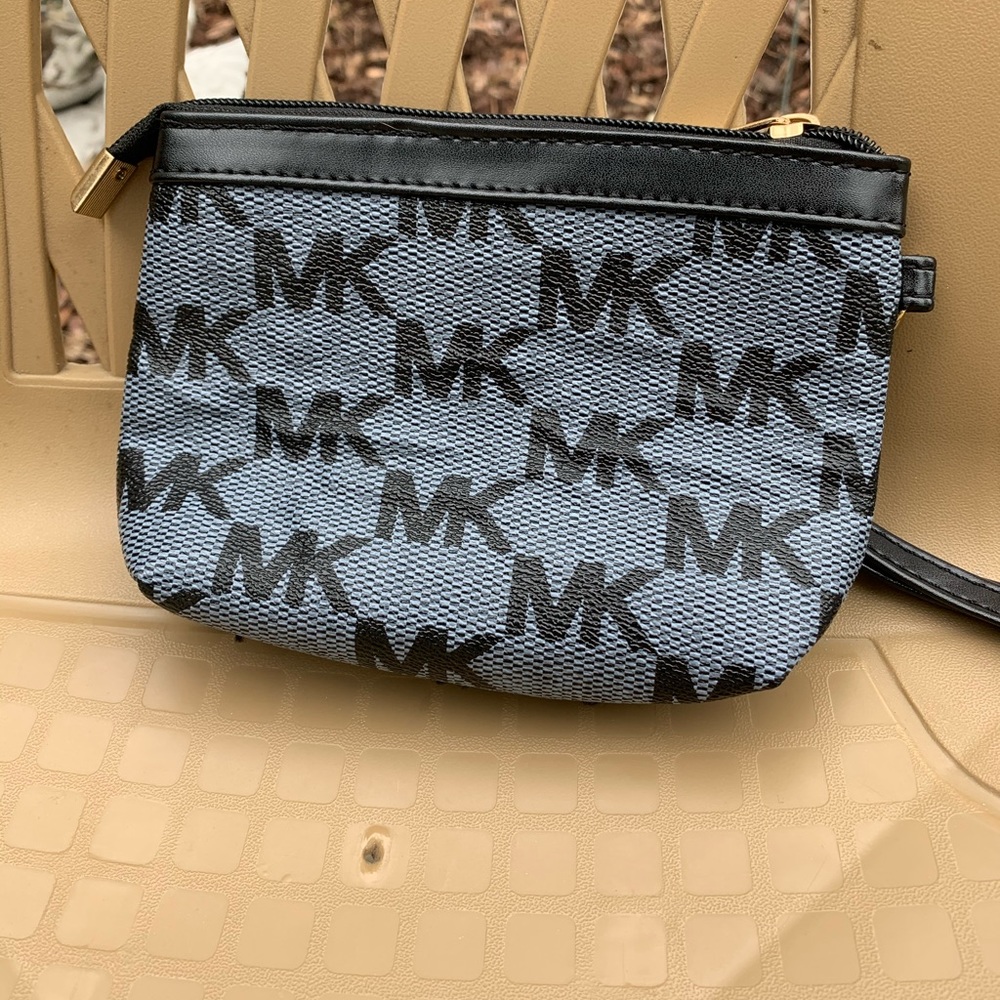 Wristlet